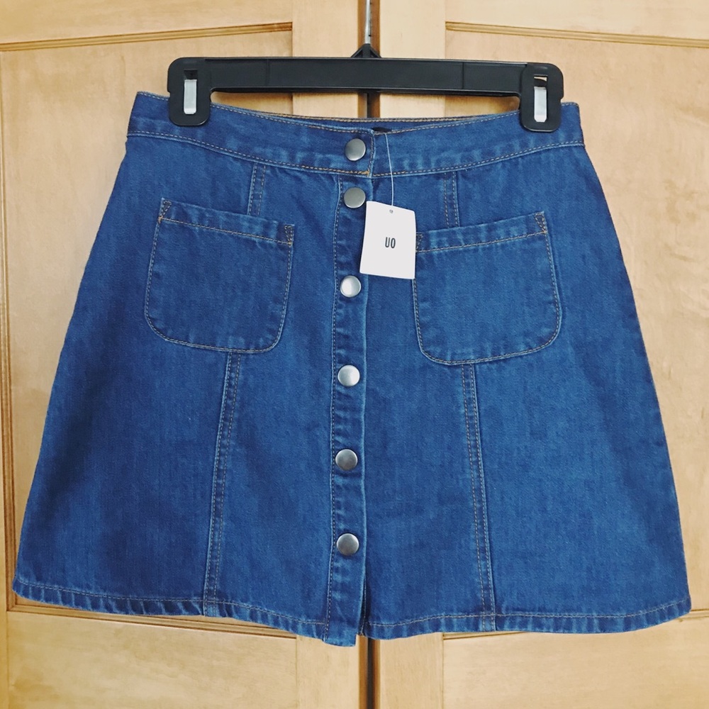 NEW urban button skirt